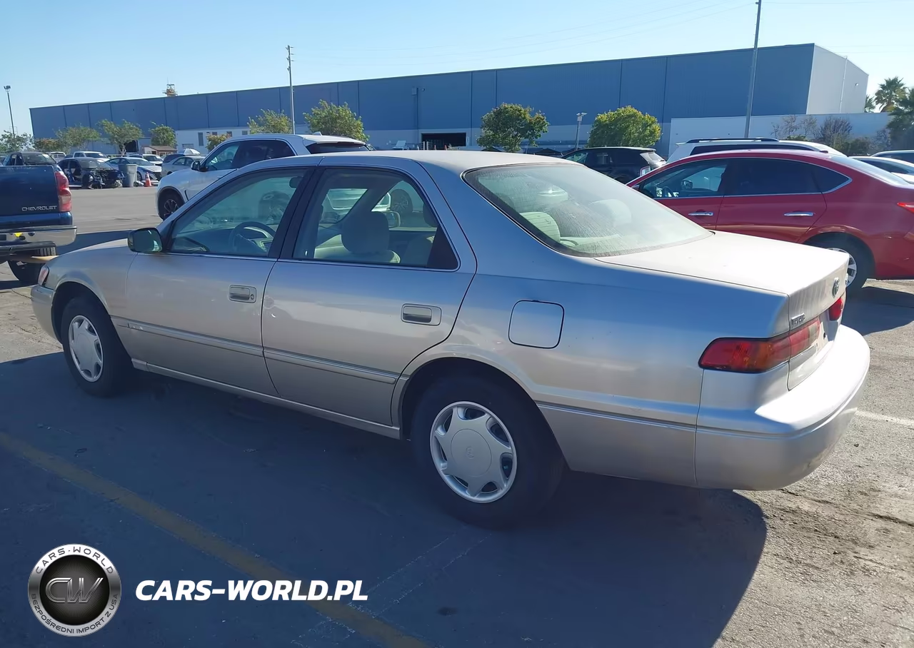 1999 Toyota Camry Ce VIN:4T1BG22K2XU897660 - 3