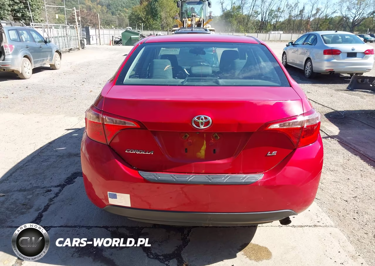 2018 Toyota Corolla Le VIN:2T1BURHEXJC091156 - 17