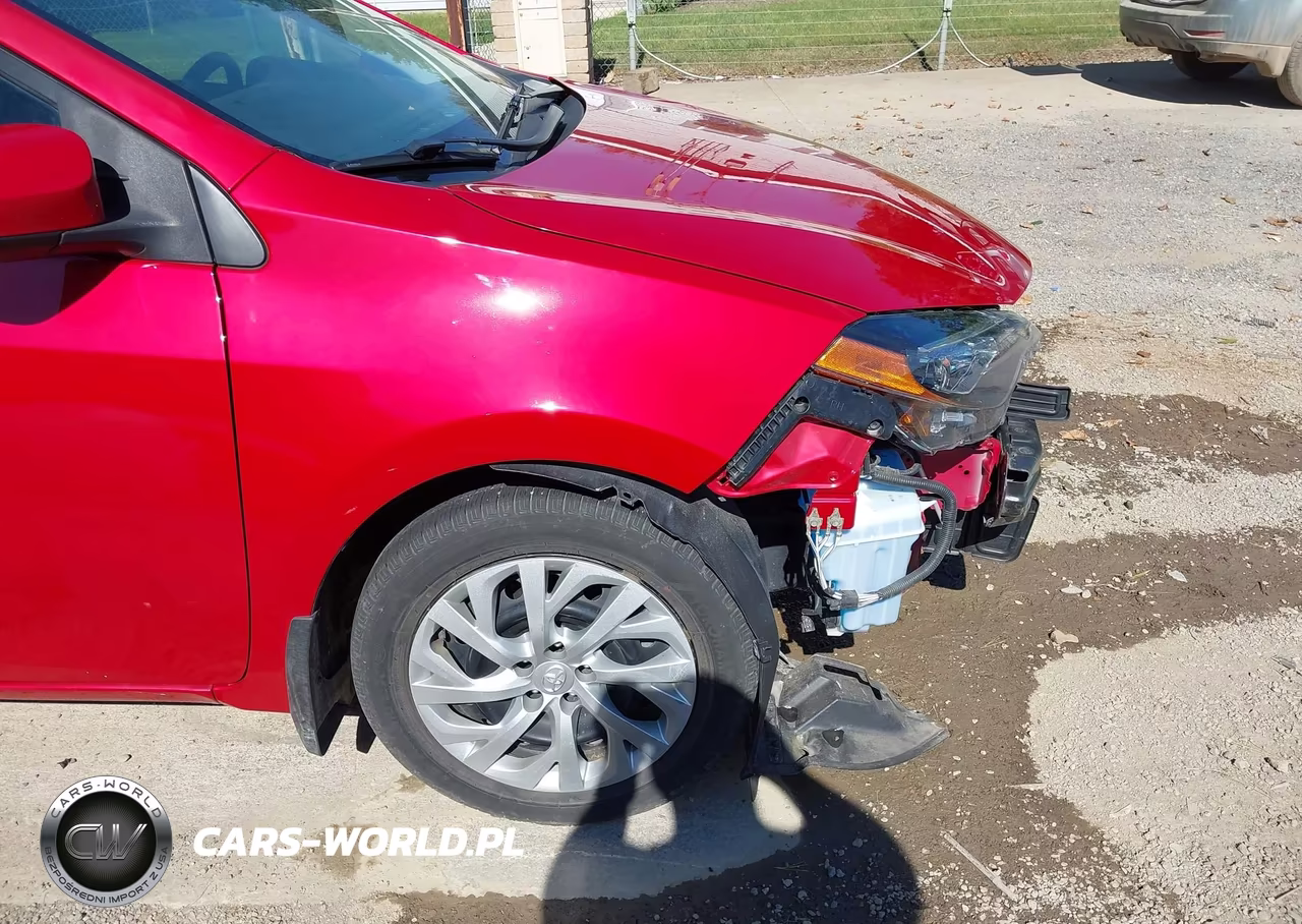 2018 Toyota Corolla Le VIN:2T1BURHEXJC091156 - 19