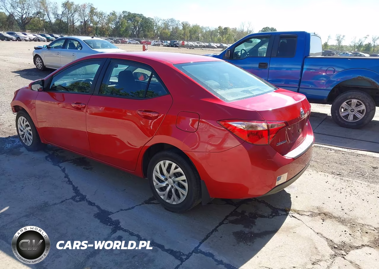 2018 Toyota Corolla Le VIN:2T1BURHEXJC091156 - 3