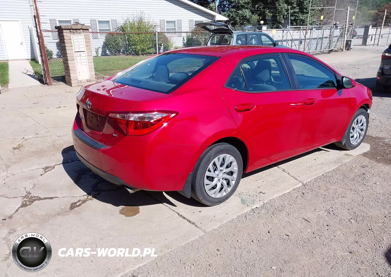 2018 Toyota Corolla Le VIN:2T1BURHEXJC091156 - 4