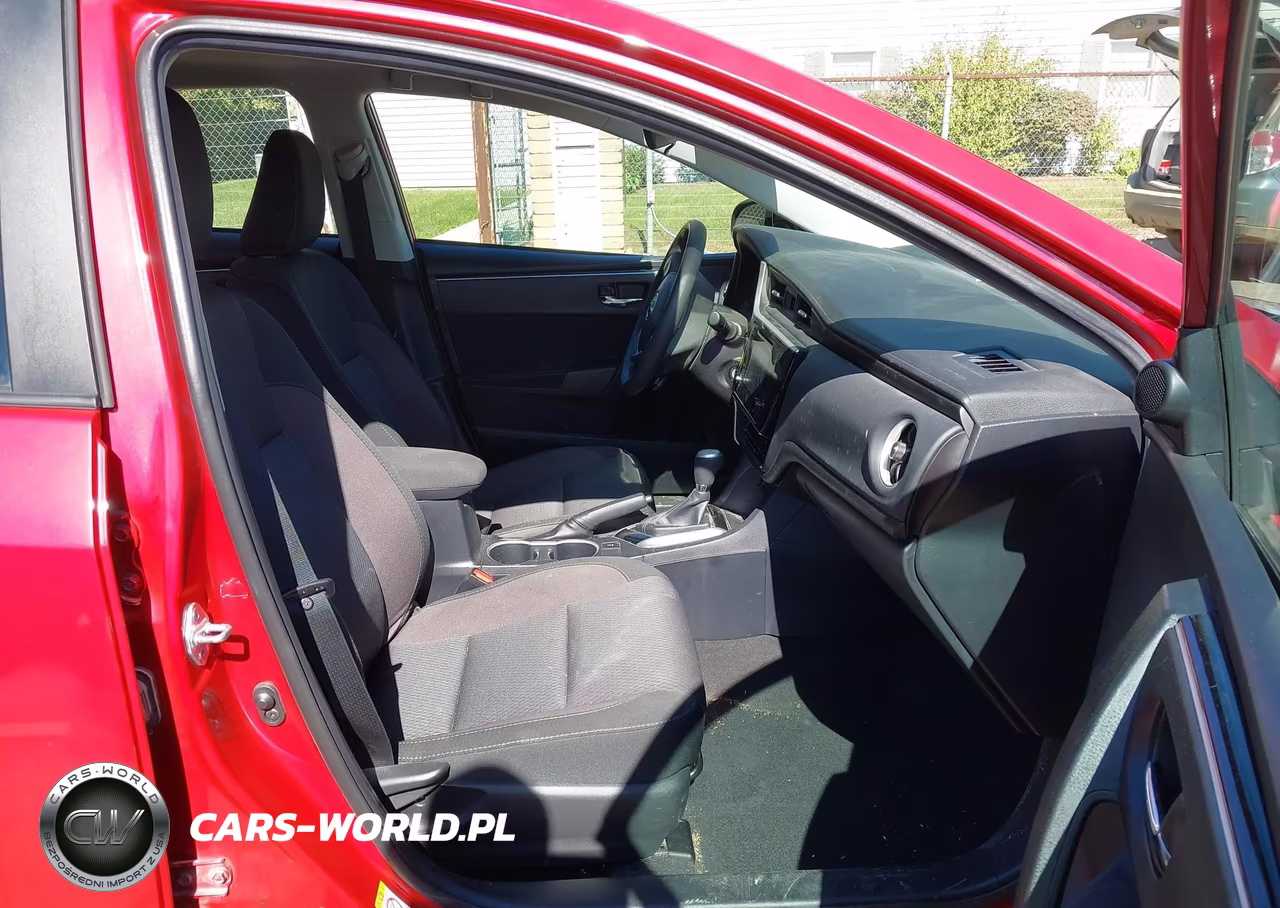 2018 Toyota Corolla Le VIN:2T1BURHEXJC091156 - 5
