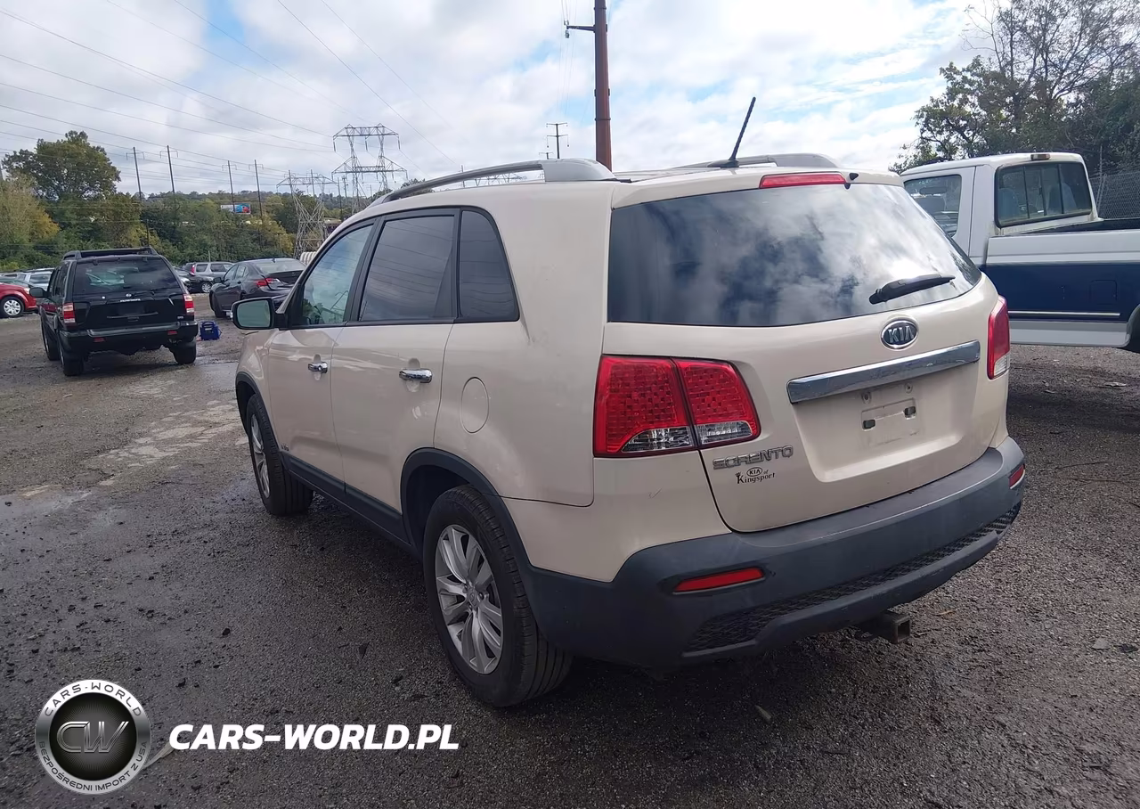 2011 Kia Sorento Lx V6 VIN:5XYKTDA2XBG077883 - 3