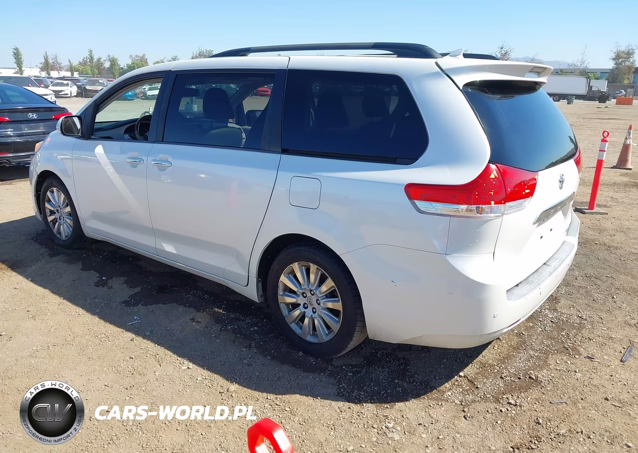2013 Toyota Sienna Limited V6 7 Passenger VIN:5TDYK3DC8DS302318 - 3