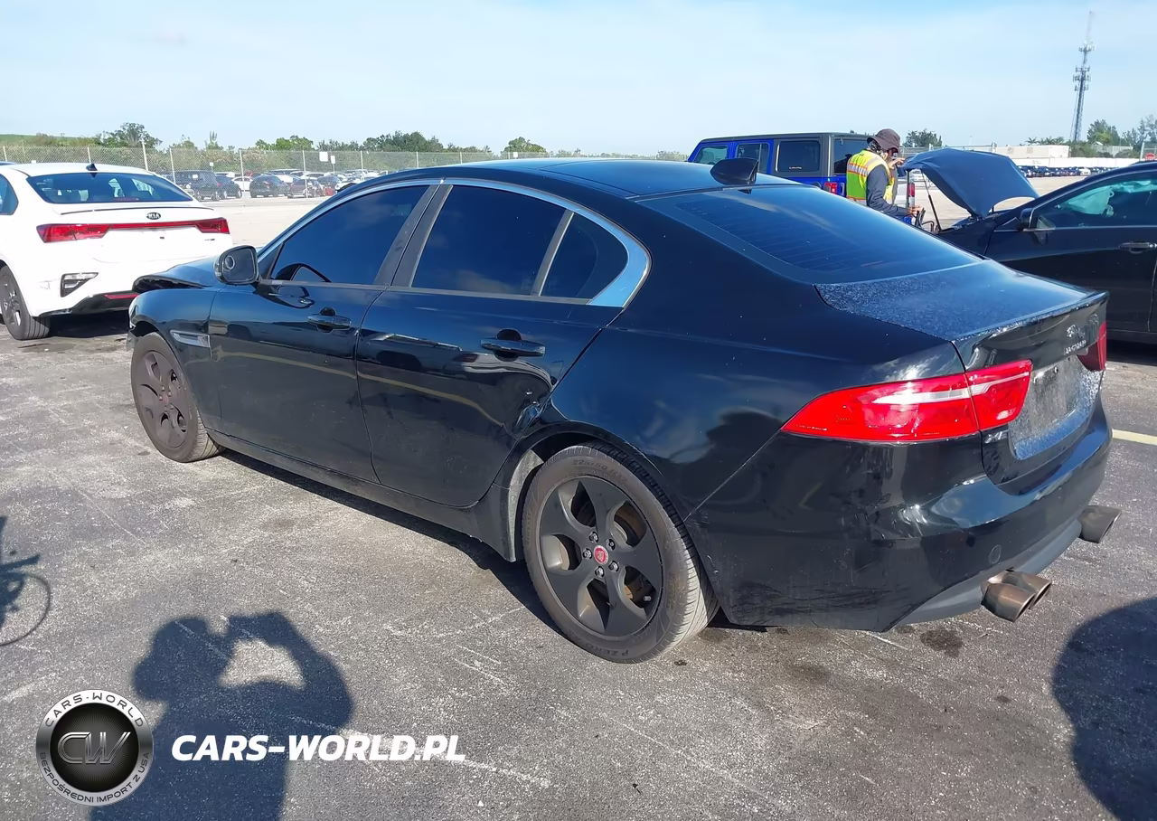 2018 Jaguar Xe 25T VIN:SAJAR4FX5JCP35712 - 3