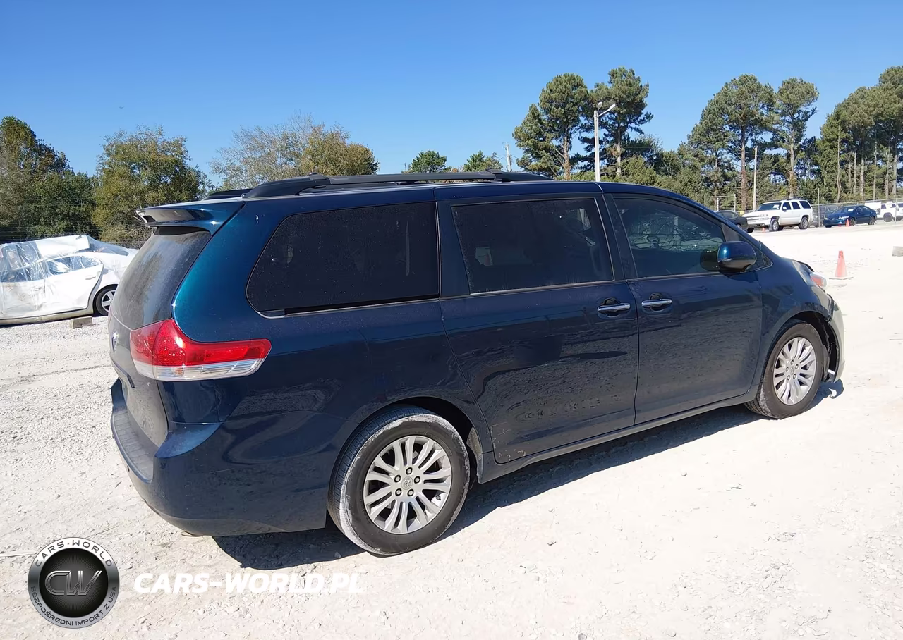 2012 Toyota Sienna Xle V6 8 Passenger VIN:5TDYK3DC2CS206084 - 4