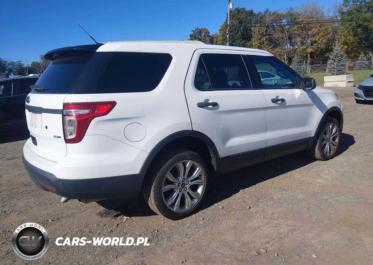 2015 Ford Utility Police Interceptor VIN:1FM5K8AR8FGB61204 - 4