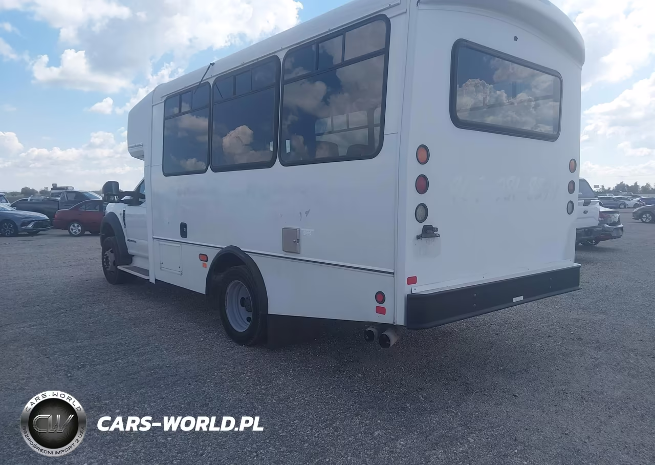 2017 Ford F-450 Chassis Xl VIN:1FDAF4GT1HEF24102 - 3