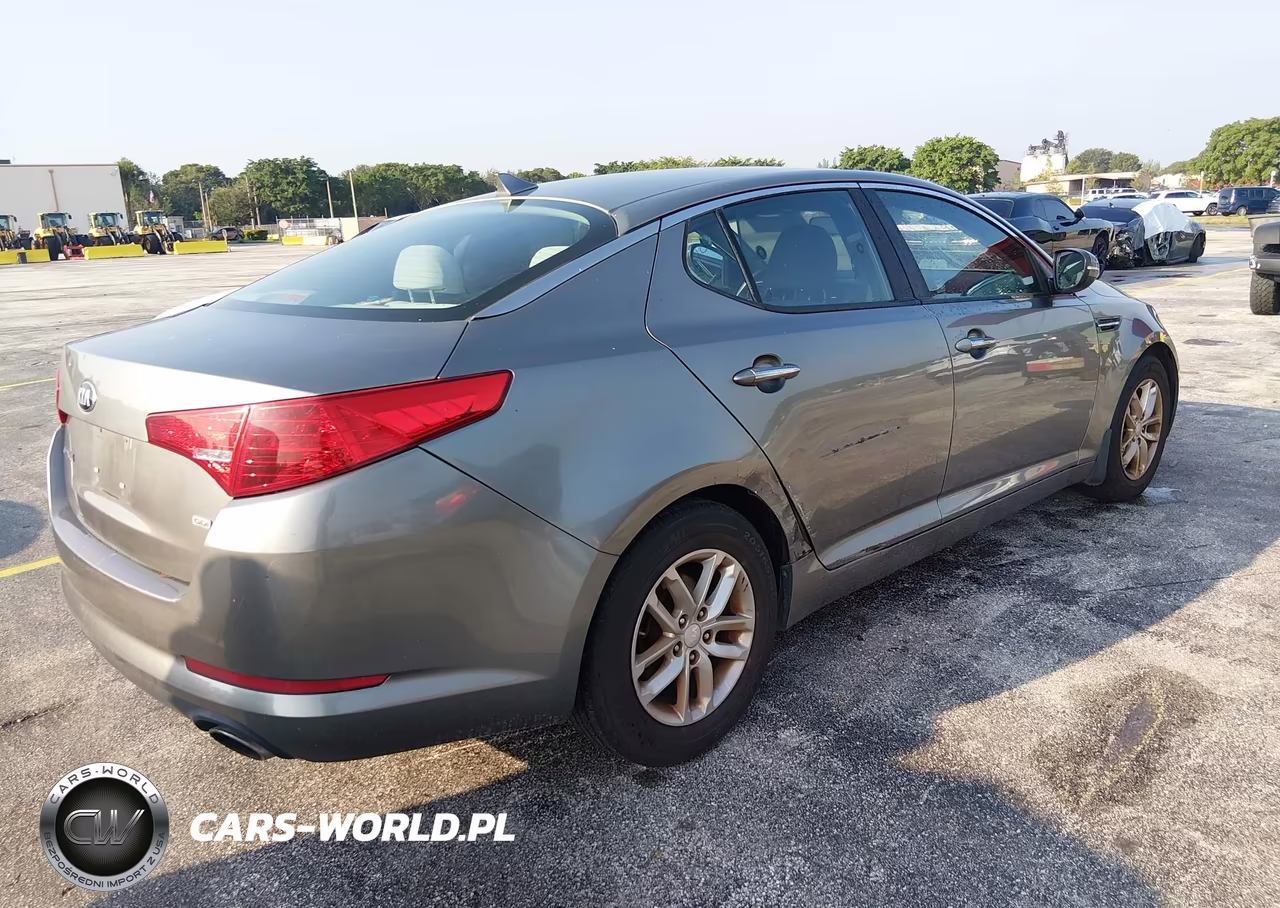 2013 Kia Optima Lx VIN:5XXGM4A75DG256998 - 4