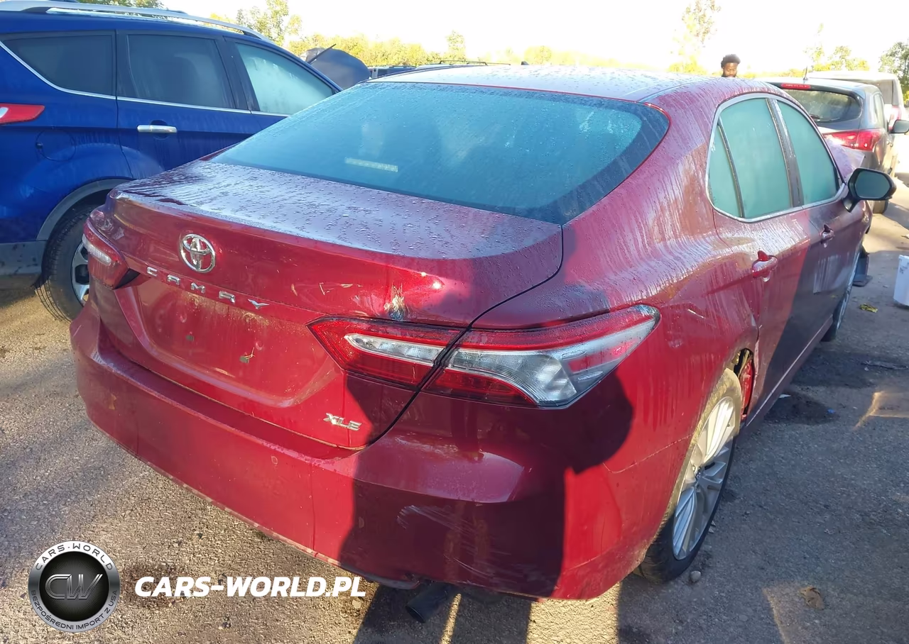 2018 Toyota Camry Xle VIN:4T1B11HK7JU649642 - 4