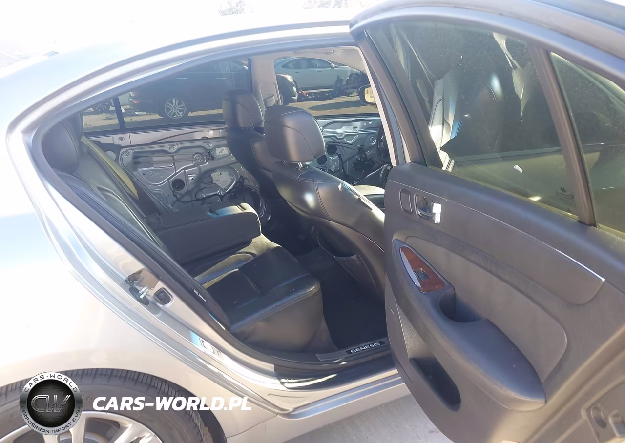 2011 Hyundai Genesis 4.6 VIN:KMHGC4DF9BU129762 - 8