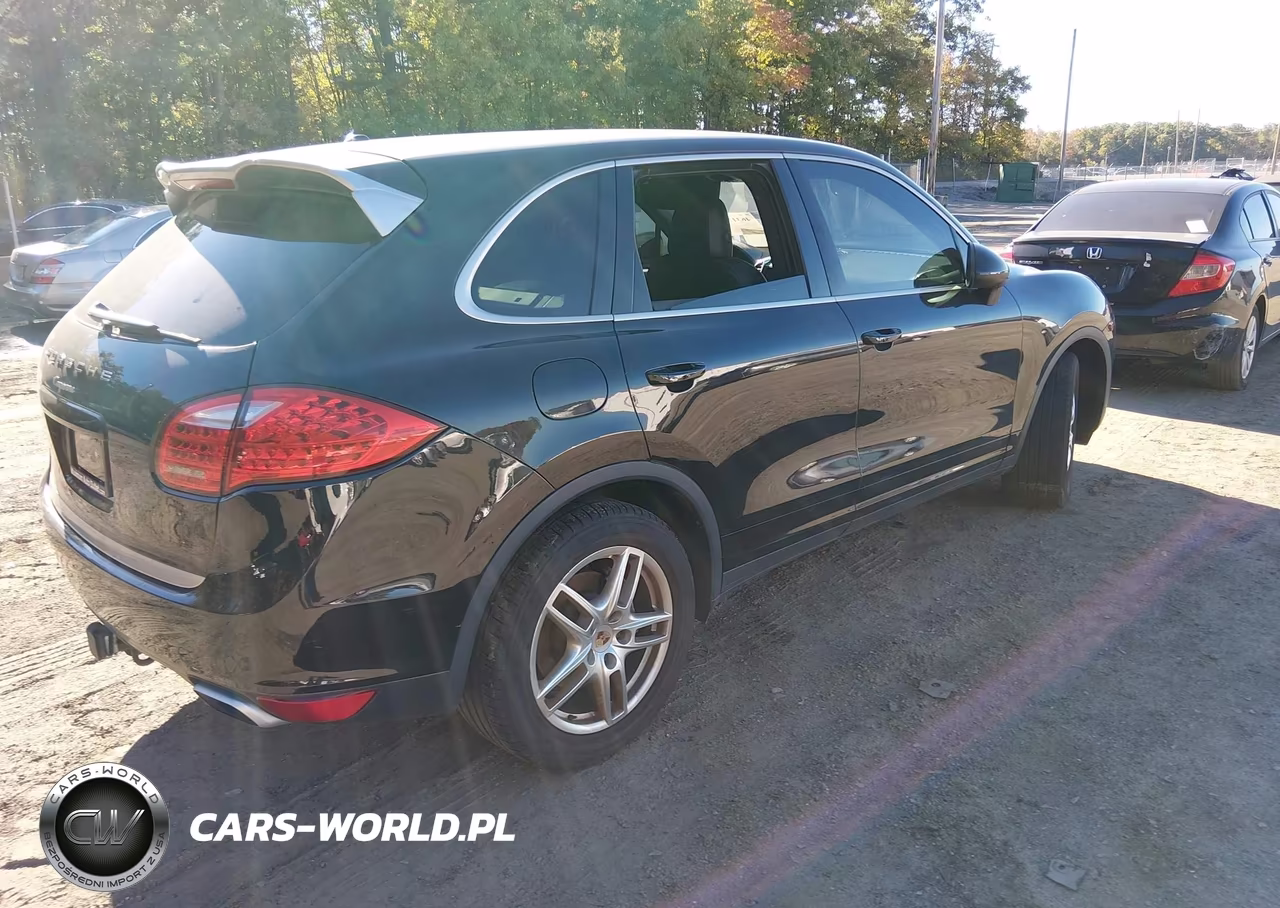 2014 Porsche Cayenne Platinum Edition VIN:WP1AA2A21ELA09338 - 4