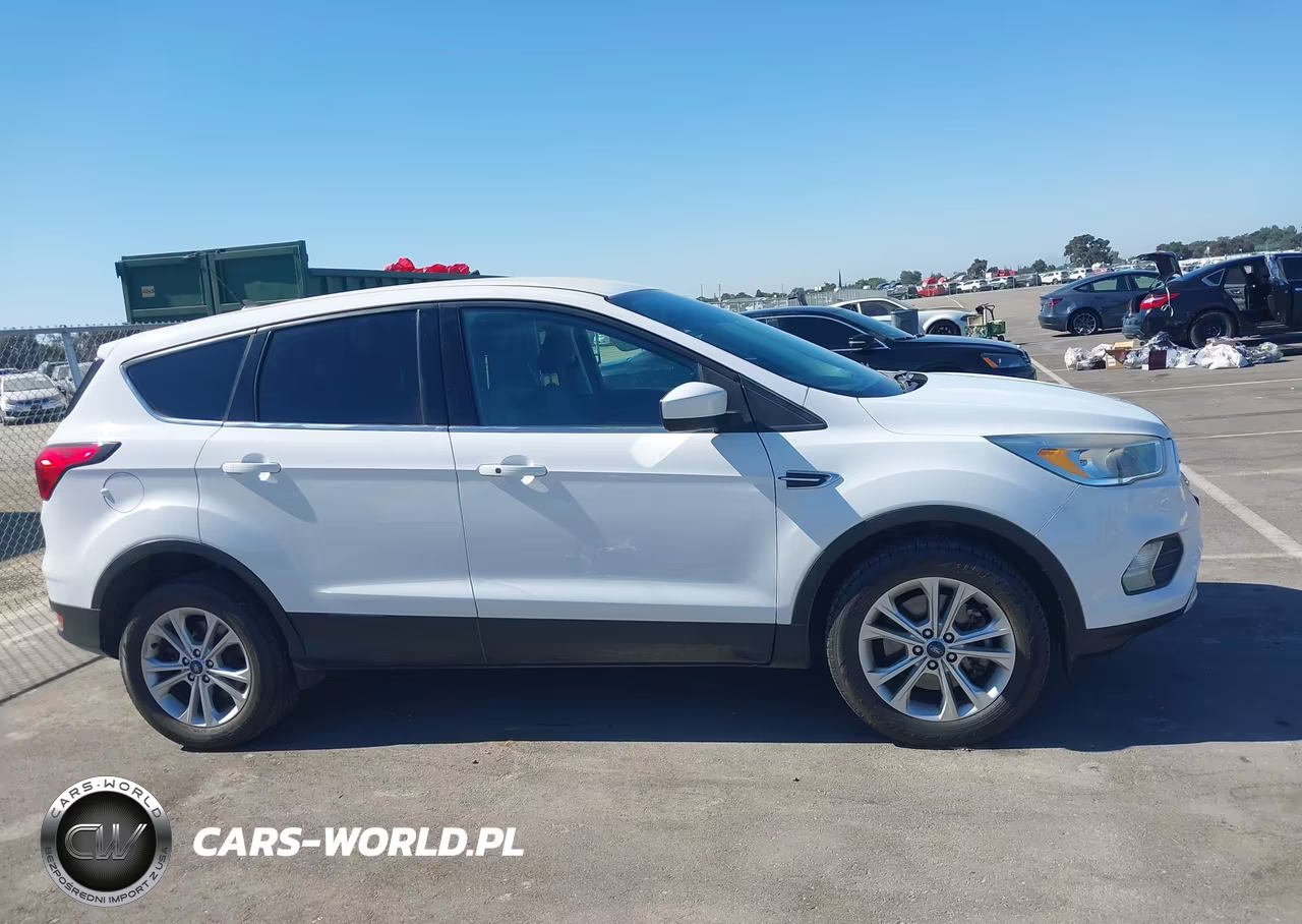 2019 Ford Escape Se VIN:1FMCU9GD4KUB63496 - 13