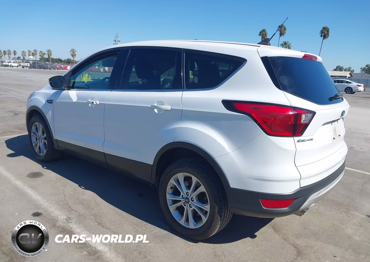 2019 Ford Escape Se VIN:1FMCU9GD4KUB63496 - 3