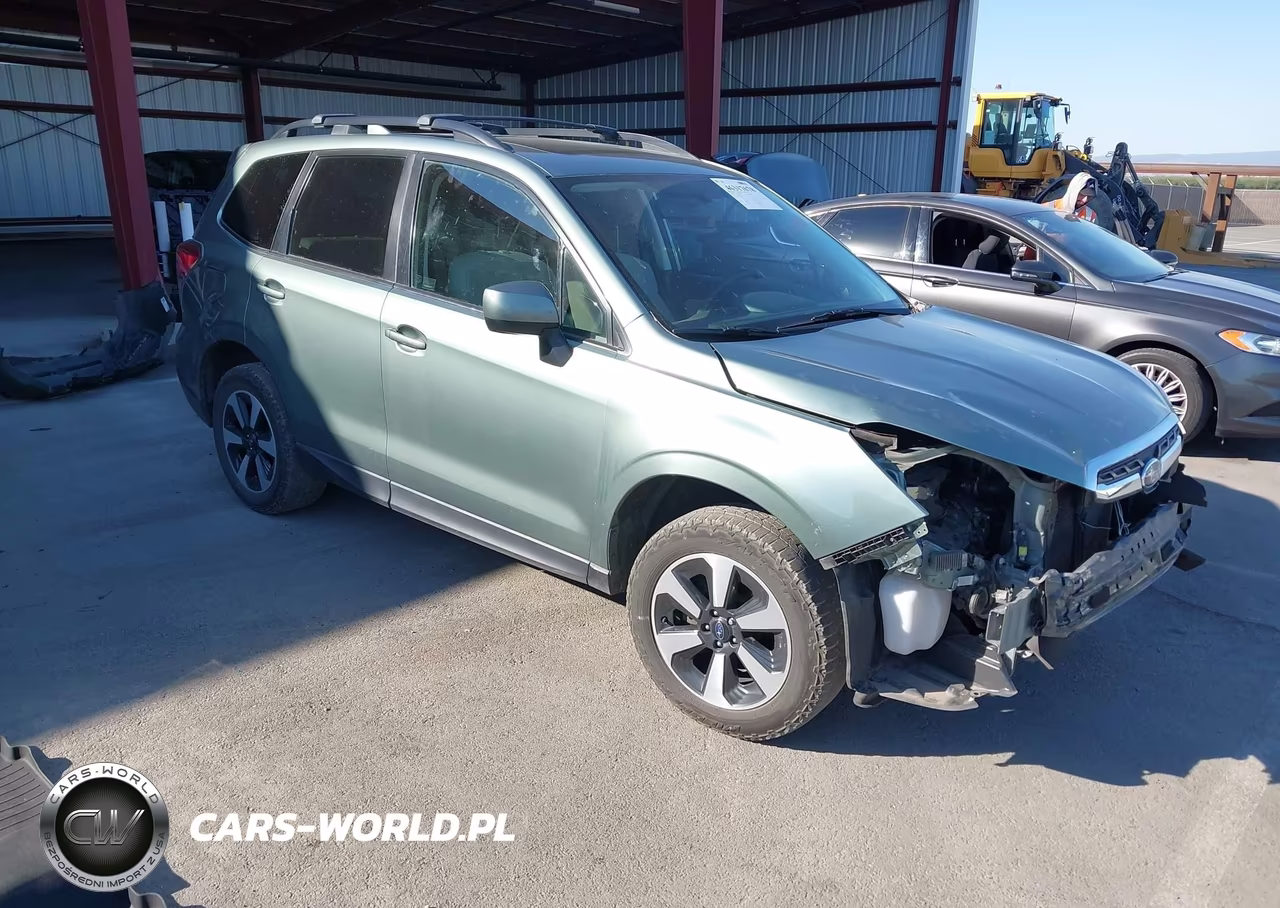 2018 Subaru Forester 2.5I Premium VIN:JF2SJAEC2JH555633 - 1
