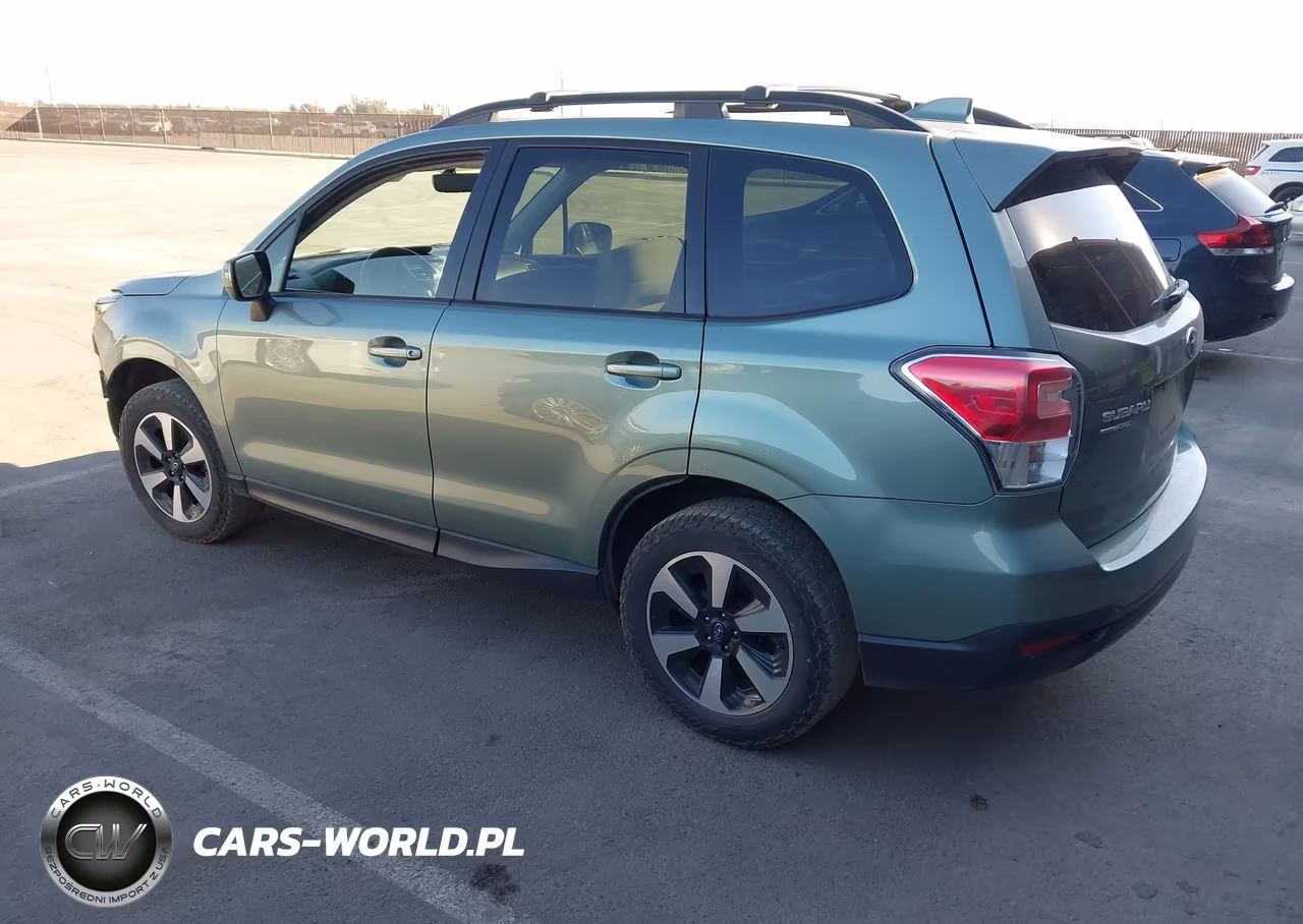 2018 Subaru Forester 2.5I Premium VIN:JF2SJAEC2JH555633 - 3