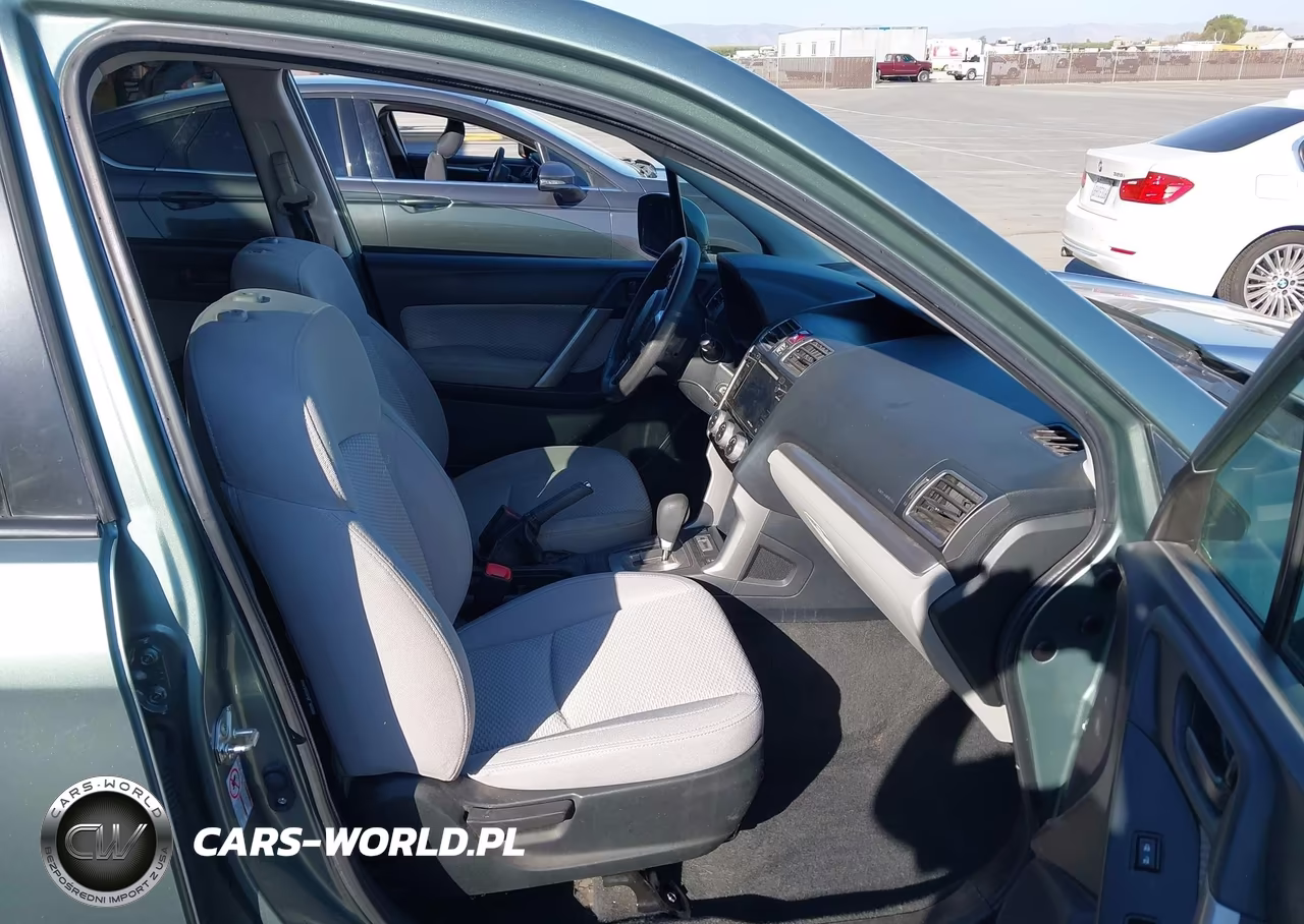 2018 Subaru Forester 2.5I Premium VIN:JF2SJAEC2JH555633 - 5