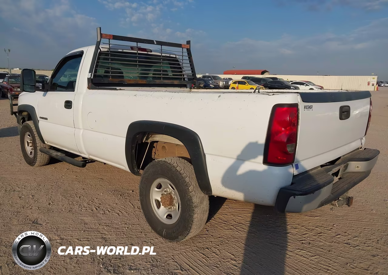 2005 Chevrolet Silverado 2500Hd Work Truck VIN:1GCHC24U55E280088 - 3