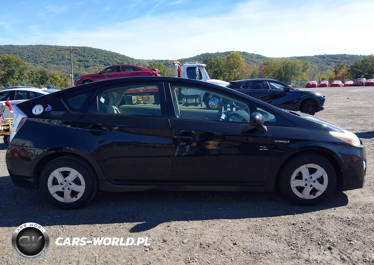 2011 Toyota Prius Three VIN:JTDKN3DU2B5297674 - 13