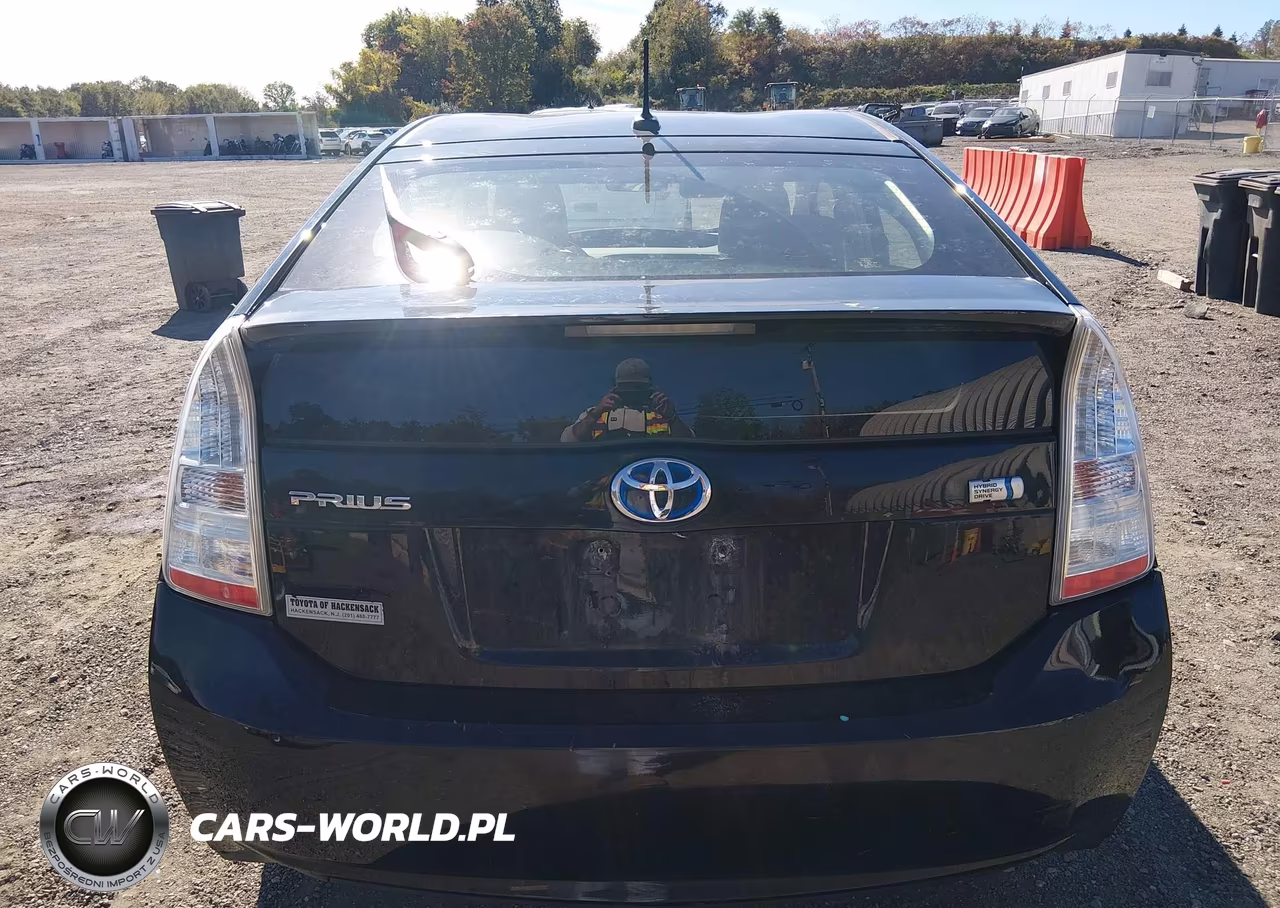 2011 Toyota Prius Three VIN:JTDKN3DU2B5297674 - 16