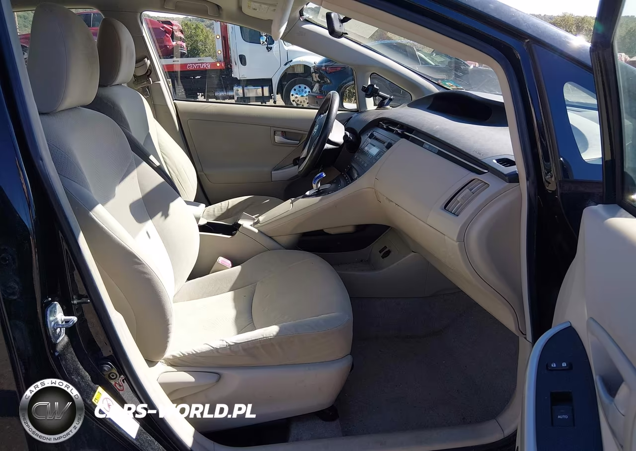 2011 Toyota Prius Three VIN:JTDKN3DU2B5297674 - 5