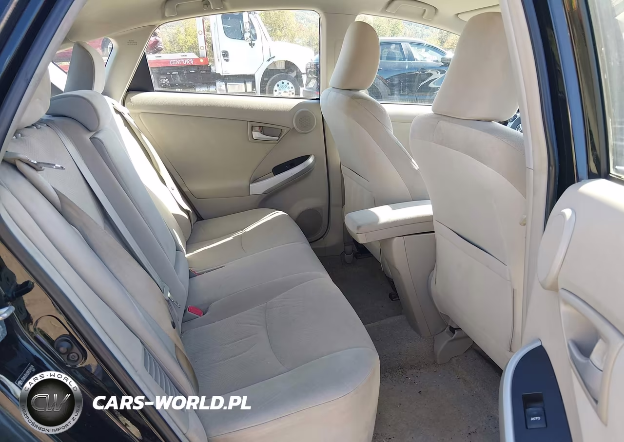 2011 Toyota Prius Three VIN:JTDKN3DU2B5297674 - 8