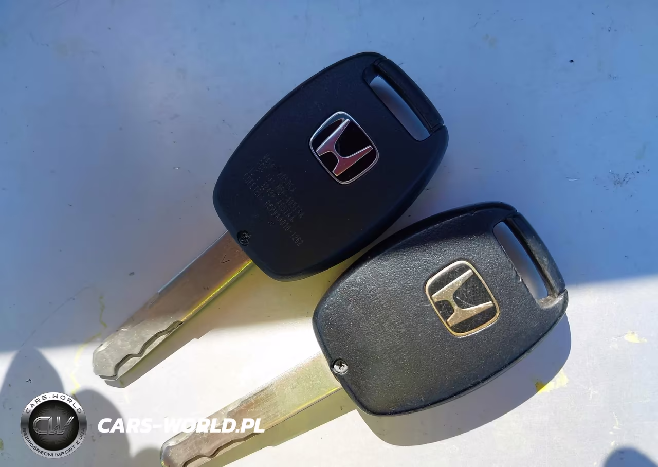 2012 Honda Civic Hybrid VIN:JHMFB4F24CS003057 - 11