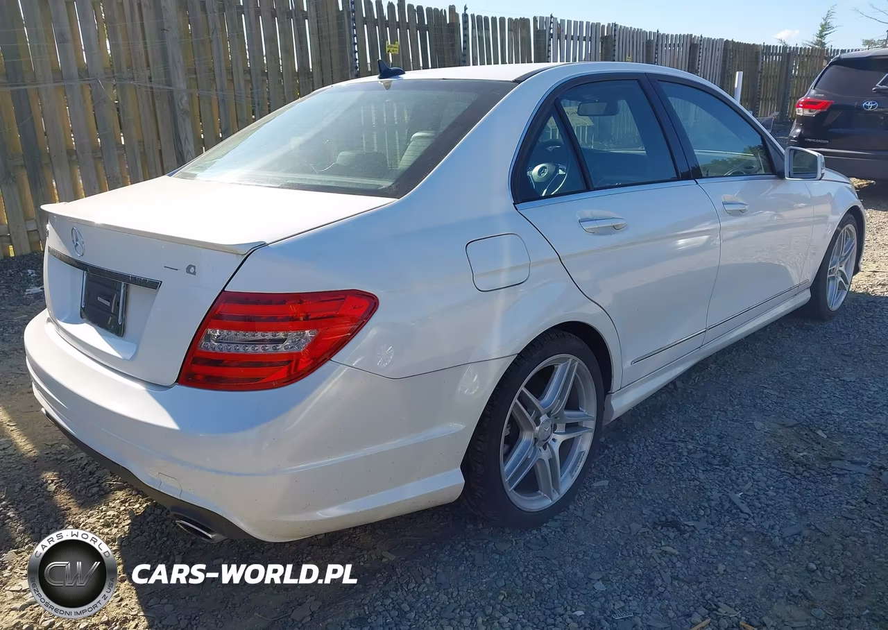 2013 Mercedes-Benz C 350 Sport VIN:WDDGF5HB9DR244012 - 4