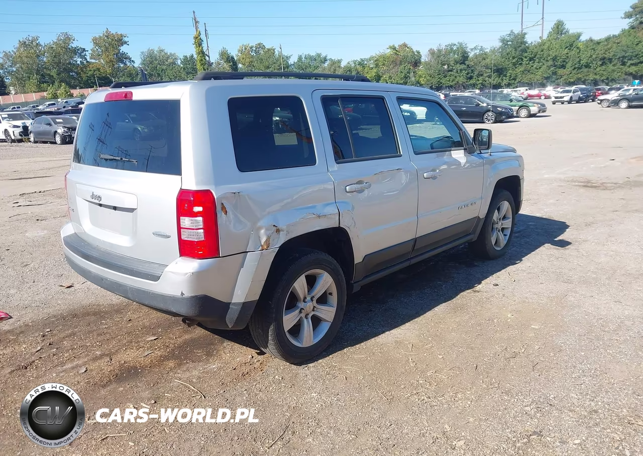 2013 Jeep Patriot Latitude VIN:1C4NJRFB2DD177325 - 4