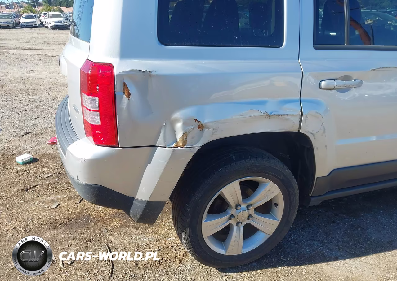 2013 Jeep Patriot Latitude VIN:1C4NJRFB2DD177325 - 6