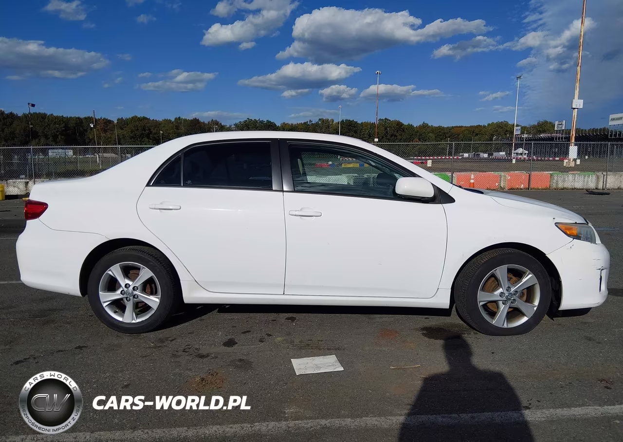 2011 Toyota Corolla Le VIN:2T1BU4EE5BC752603 - 13