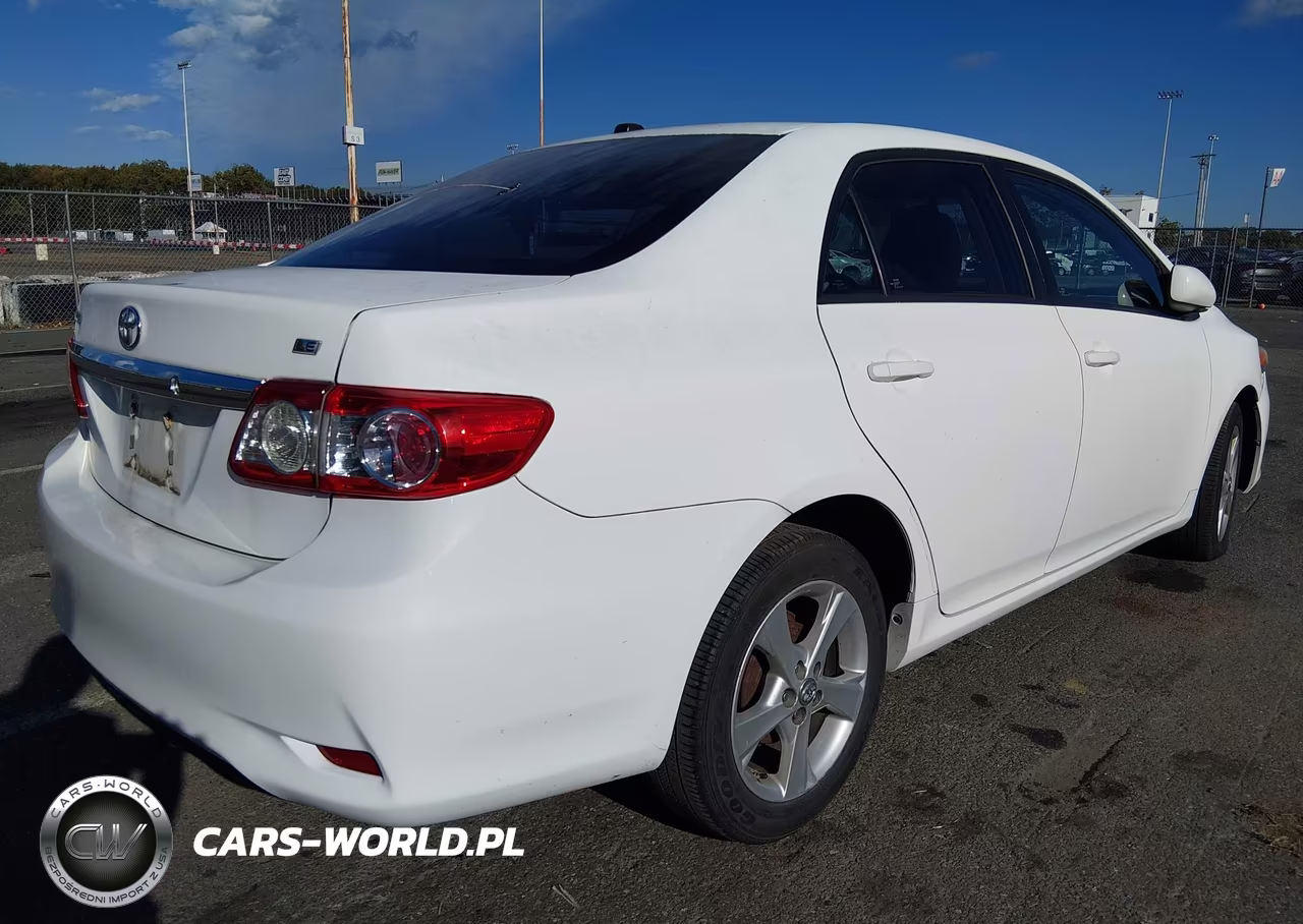 2011 Toyota Corolla Le VIN:2T1BU4EE5BC752603 - 4