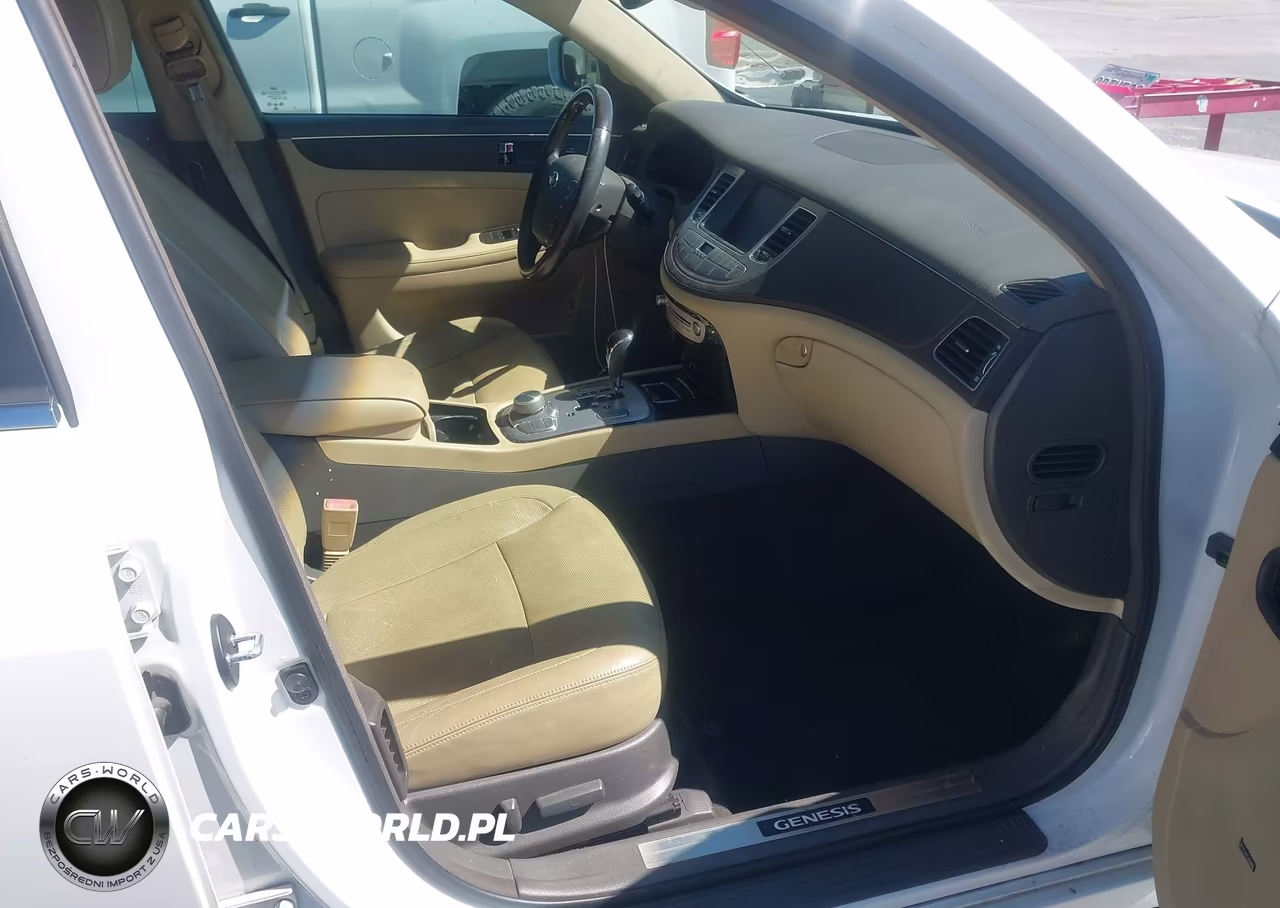 2011 Hyundai Genesis 4.6 VIN:KMHGC4DFXBU130581 - 5