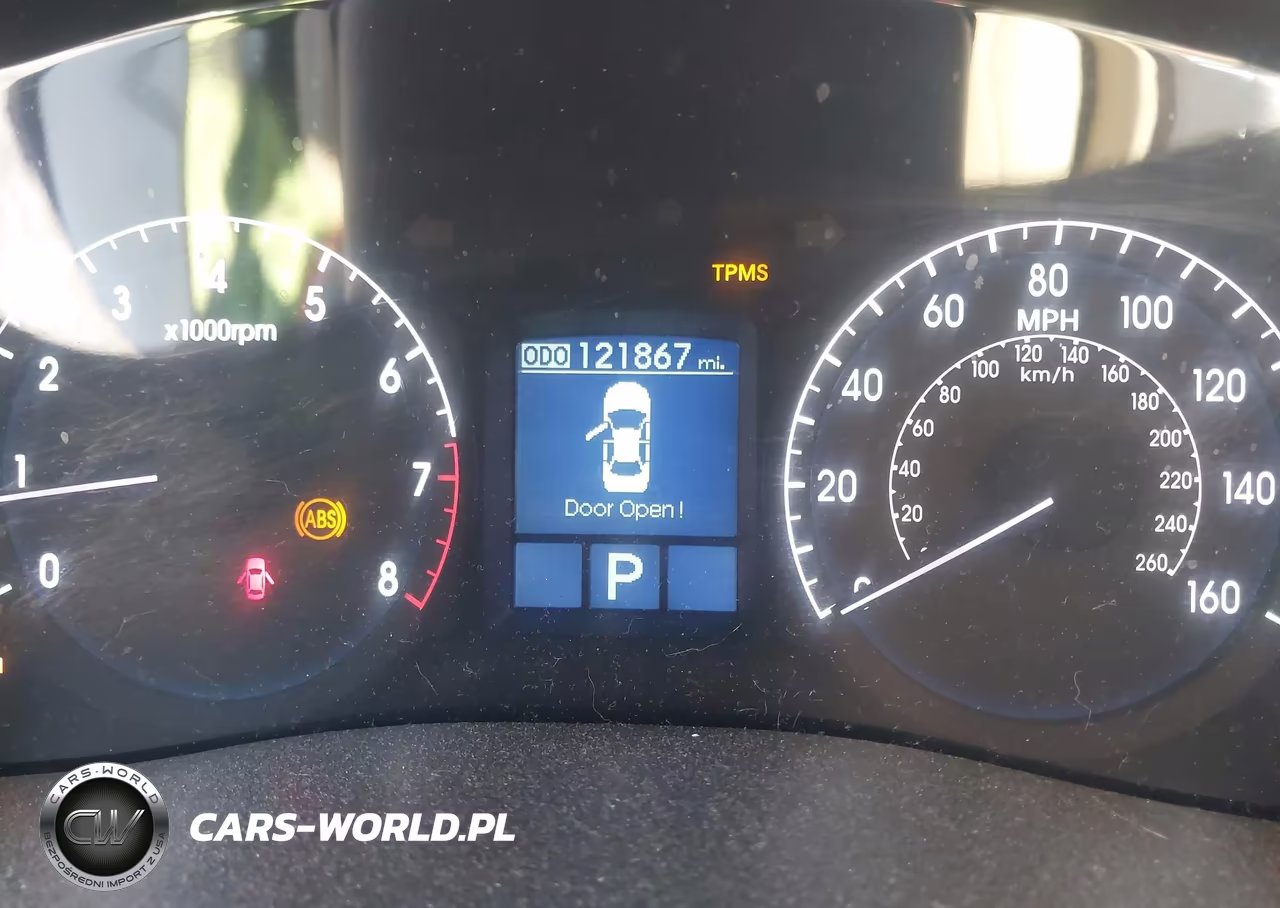 2011 Hyundai Genesis 4.6 VIN:KMHGC4DFXBU130581 - 7