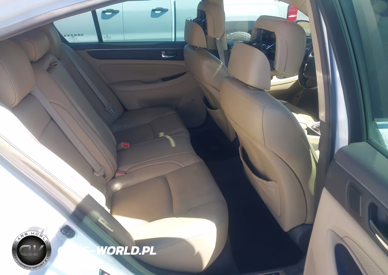 2011 Hyundai Genesis 4.6 VIN:KMHGC4DFXBU130581 - 8