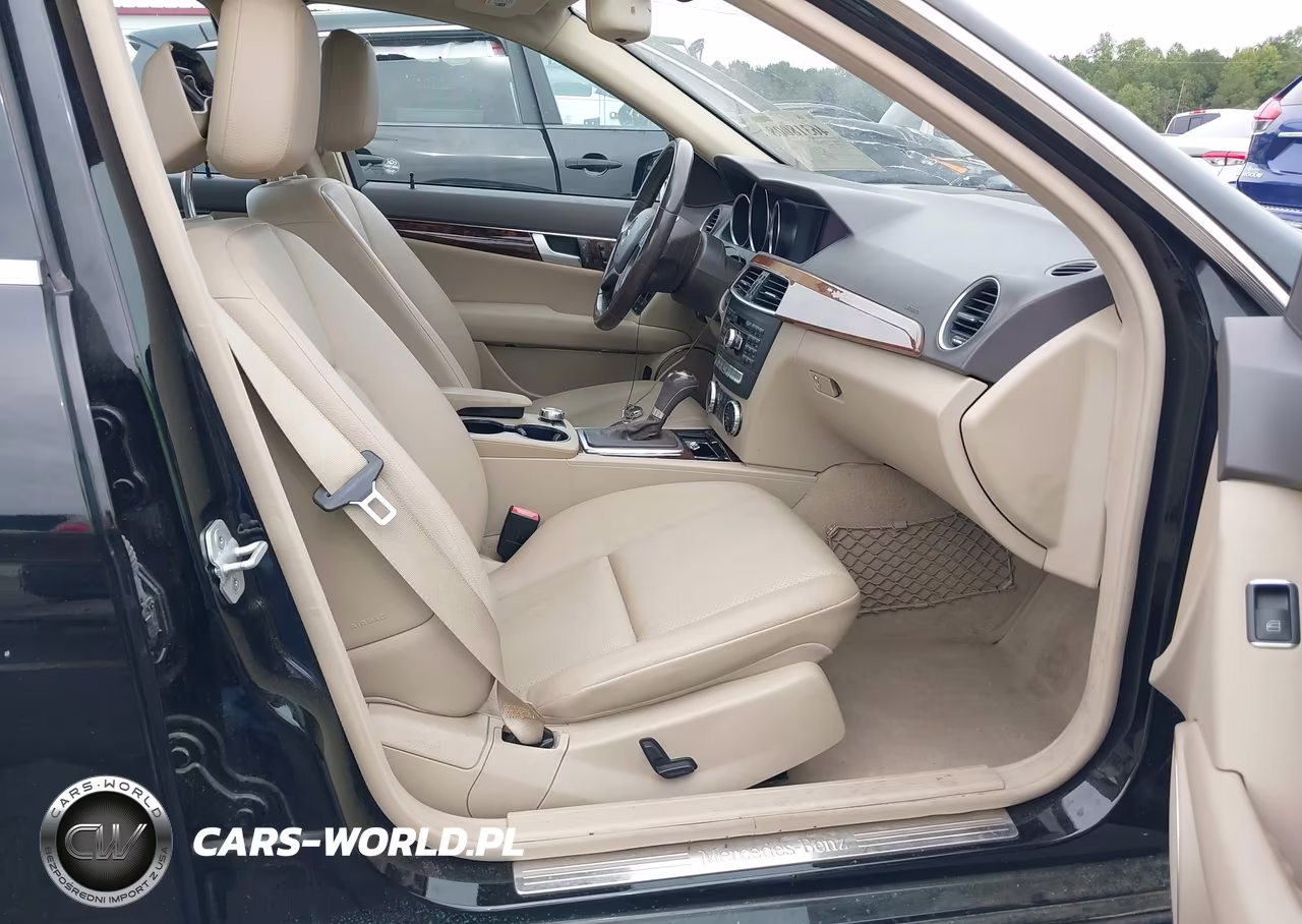 2014 Mercedes-Benz C 300 Luxury 4Matic VIN:WDDGF8AB1ER305513 - 5