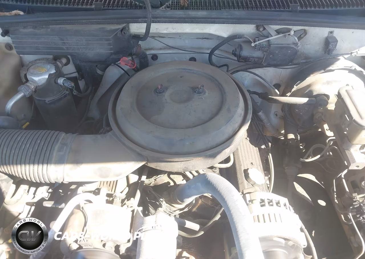 1994 Chevrolet Suburban C1500 VIN:1GNEC16K2RJ348585 - 10