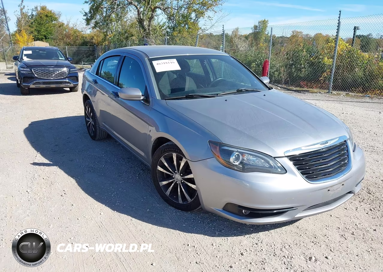 2013 Chrysler 200 Touring