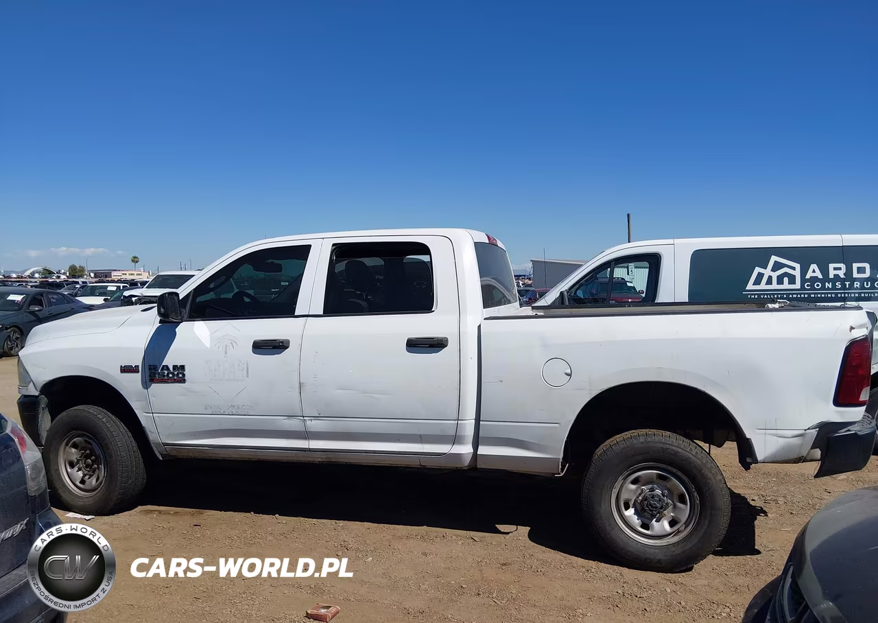 2015 Ram 2500 Tradesman VIN:3C6UR5CJ2FG668127 - 13