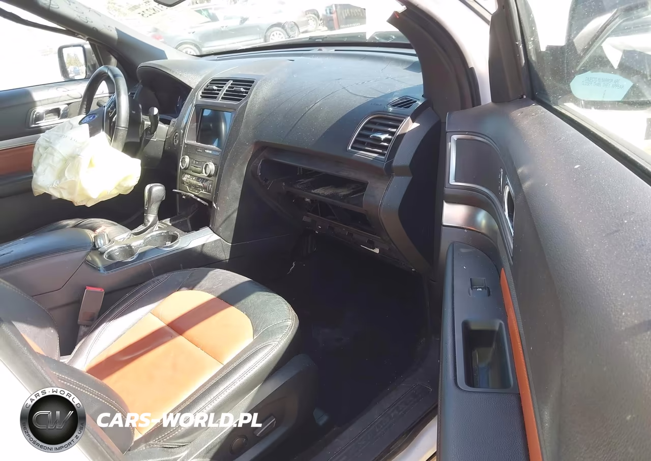 2019 Ford Explorer Xlt VIN:1FM5K7D80KGA10235 - 5