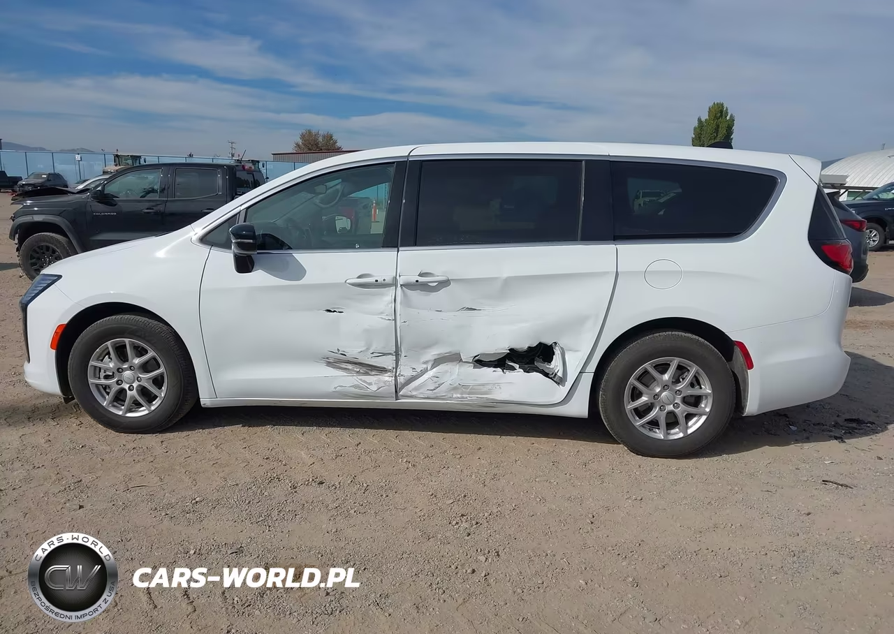 2027 Chrysler Pacifica VIN:2C4RC1BG3VR579691 - 14
