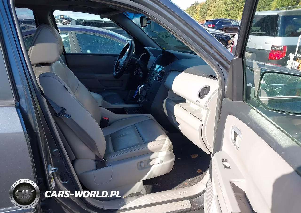 2010 Honda Pilot Touring VIN:5FNYF4H88AB005095 - 5
