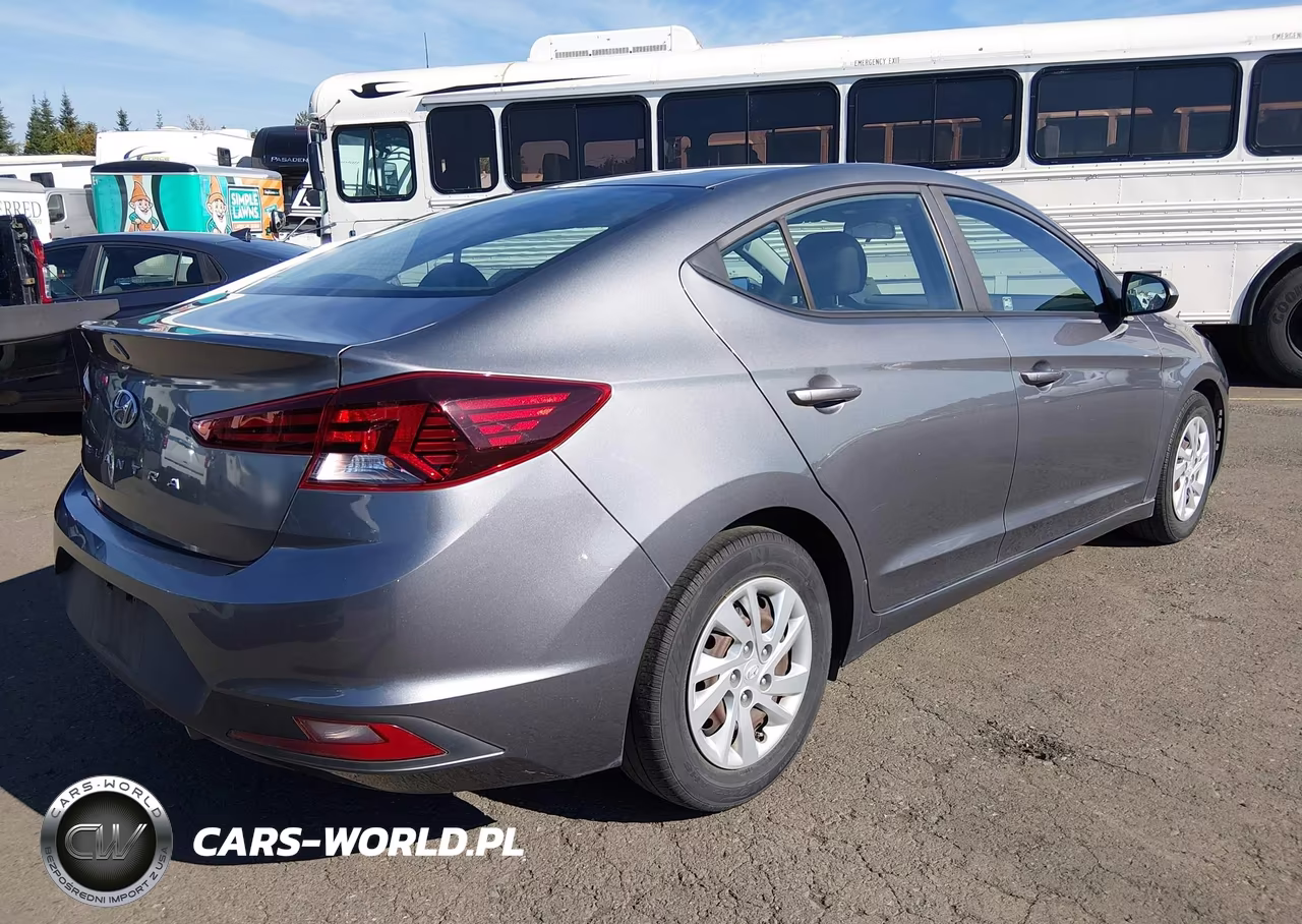 2019 Hyundai Elantra Se VIN:5NPD74LF6KH476800 - 4
