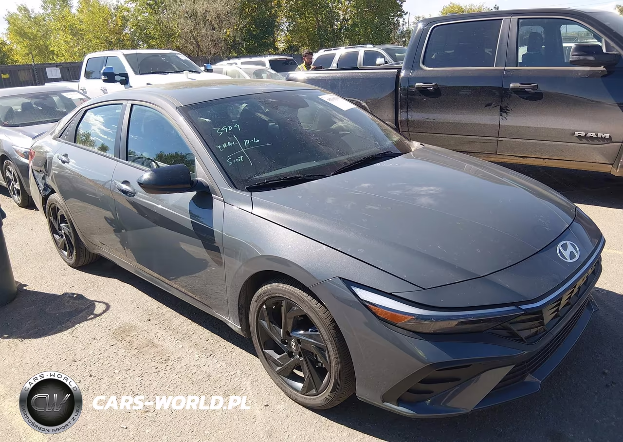 2026 Hyundai Elantra Sel Sport VIN:KMHLM4DG2TU186469 - 13