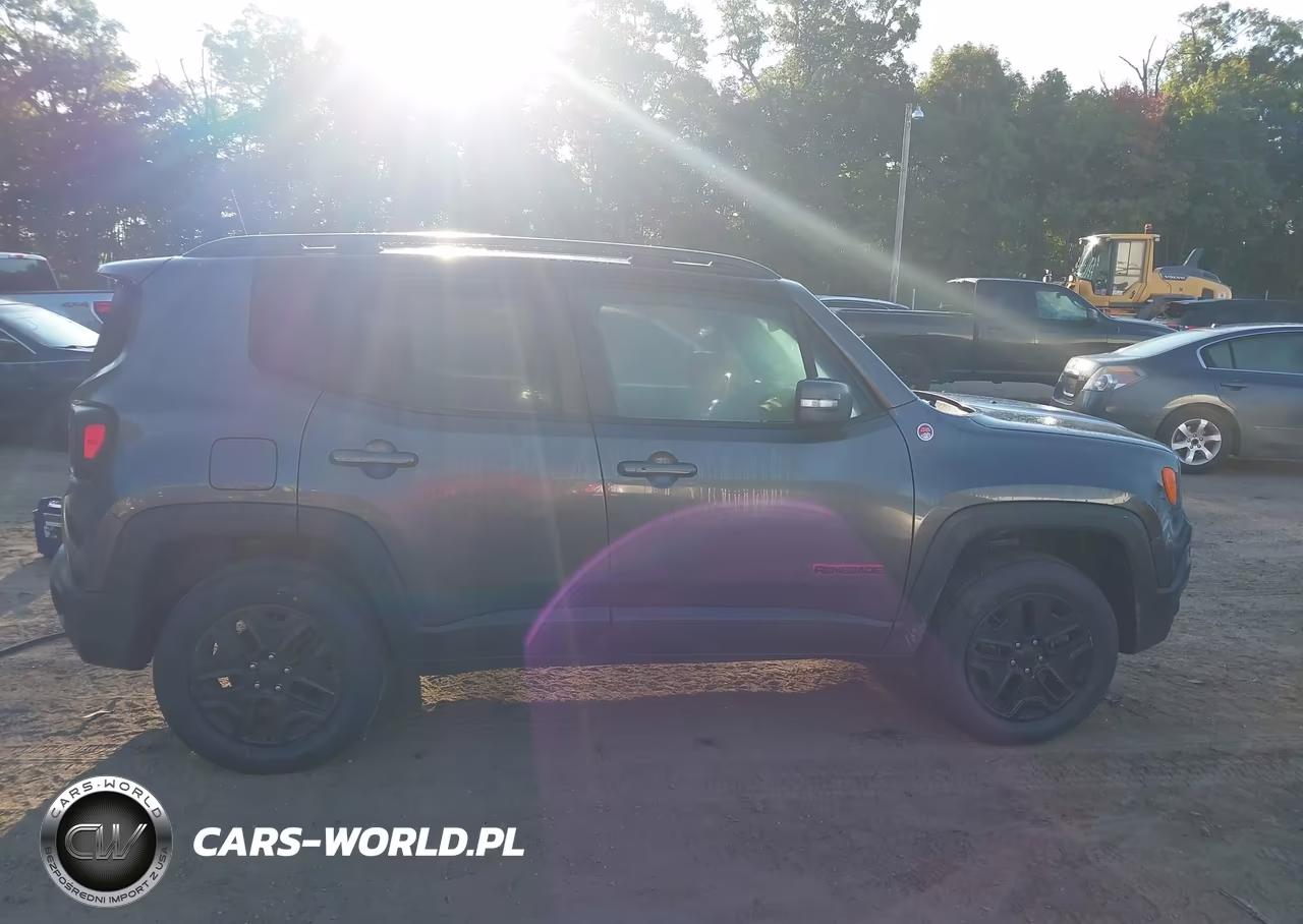 2018 Jeep Renegade Trailhawk 4X4 VIN:ZACCJBCB1JPH58704 - 13