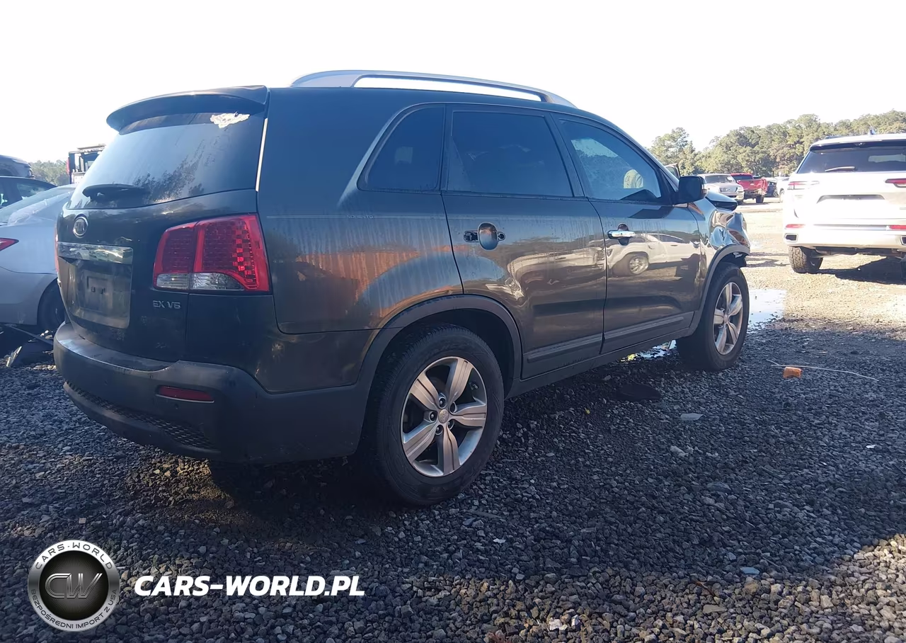 2012 Kia Sorento Ex V6 VIN:5XYKU4A23CG203726 - 4