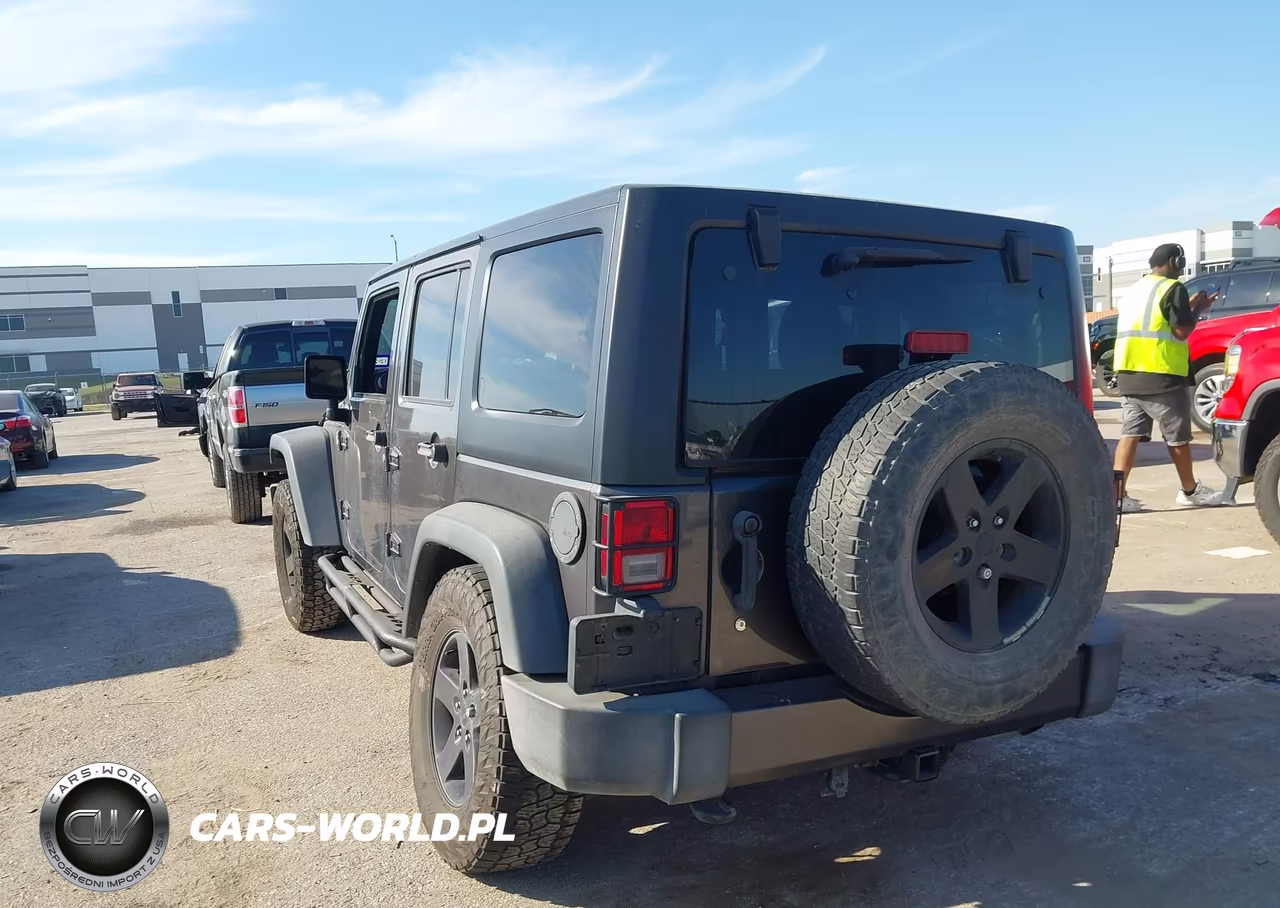 2017 Jeep Wrangler Unlimited Big Bear 4X4 VIN:1C4BJWDGXHL603290 - 3
