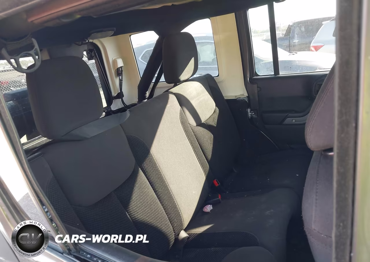 2017 Jeep Wrangler Unlimited Big Bear 4X4 VIN:1C4BJWDGXHL603290 - 8