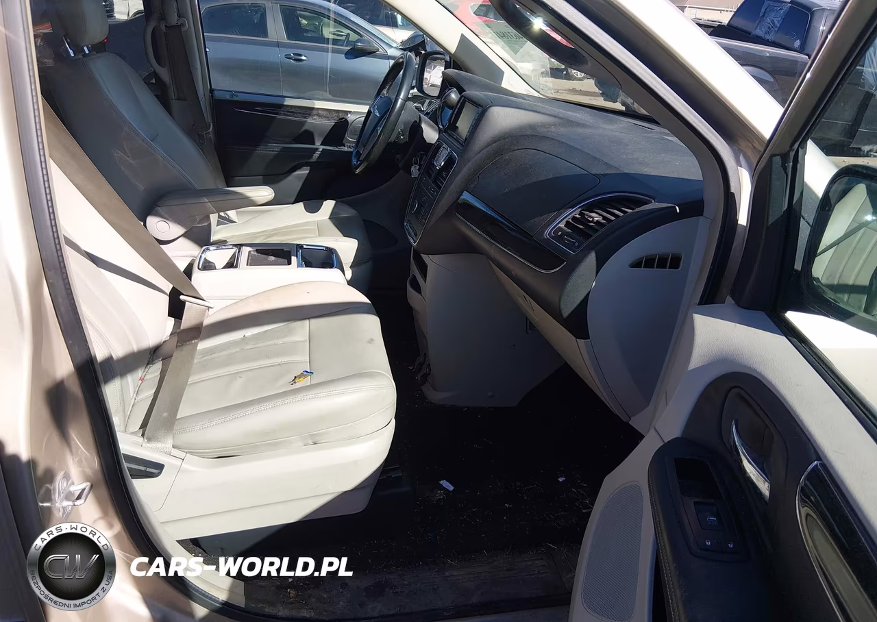 2013 Chrysler Town & Country Touring VIN:2C4RC1BG2DR570754 - 5