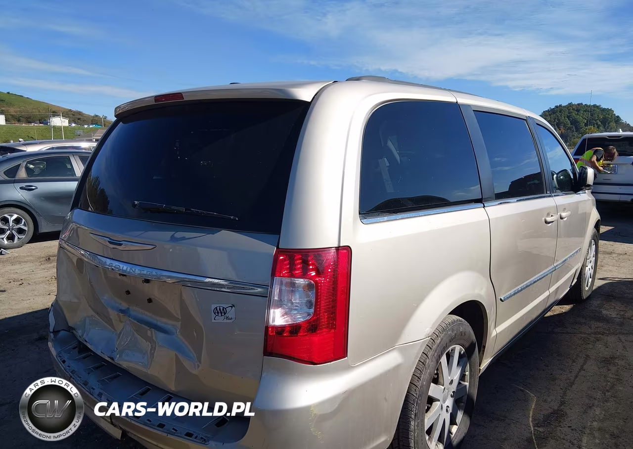 2013 Chrysler Town & Country Touring VIN:2C4RC1BG2DR570754 - 6